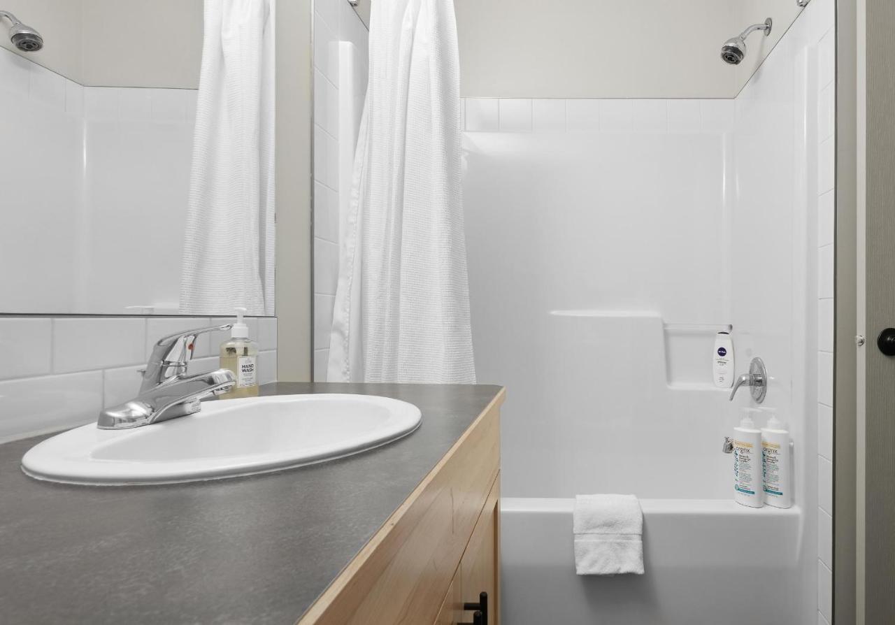 Newly Renovated Grizzly Lodge, Spacious 3Br 2Ba With Open Pool, Hot Tub แคนมอร์ ภายนอก รูปภาพ