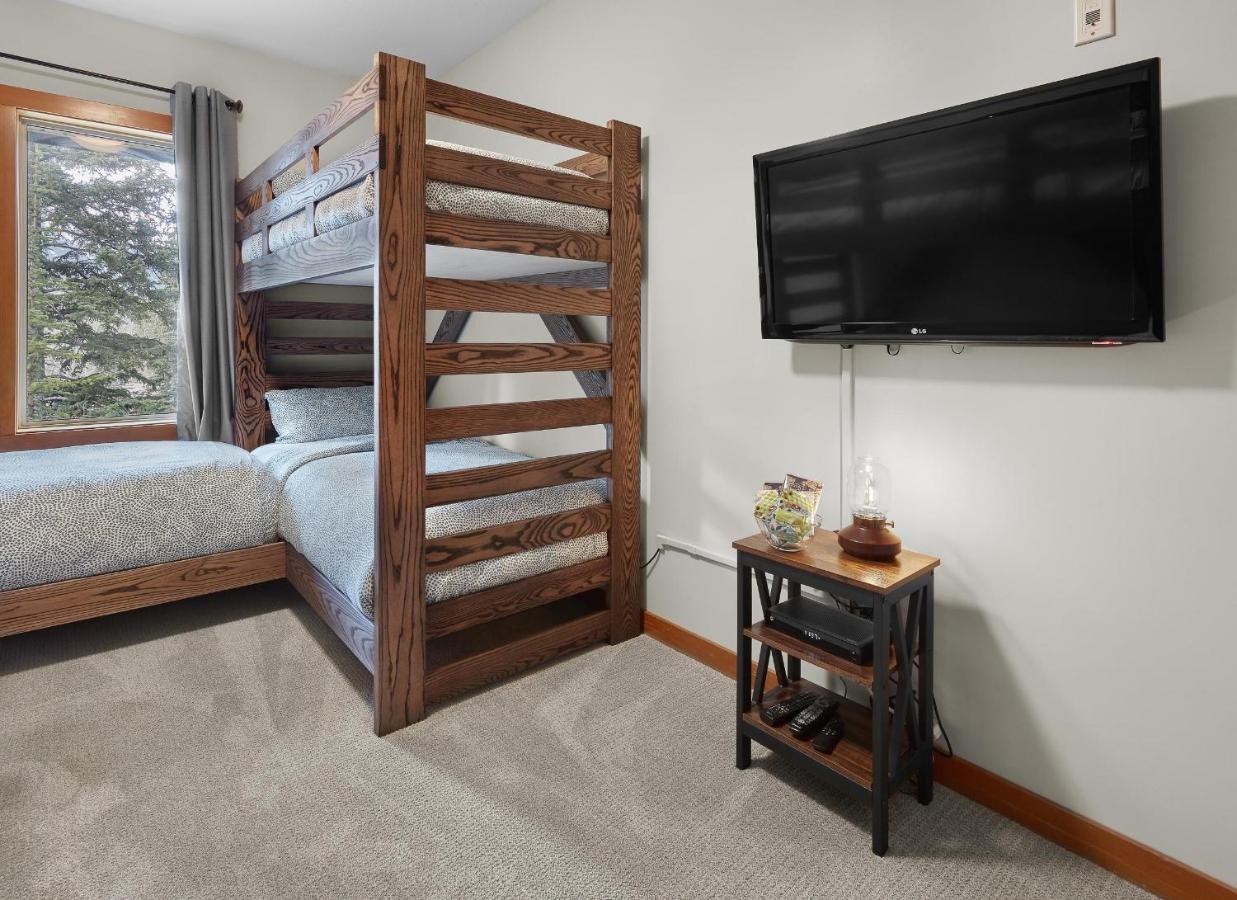Newly Renovated Grizzly Lodge, Spacious 3Br 2Ba With Open Pool, Hot Tub แคนมอร์ ภายนอก รูปภาพ